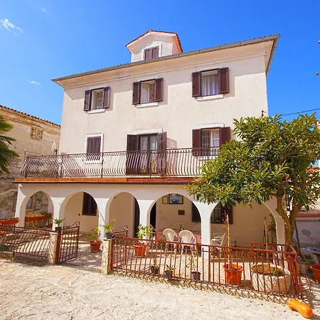 Guest house Guest House Robert I Mirna