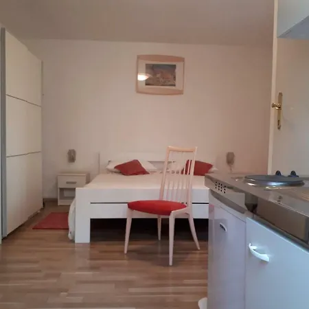 Robert I Mirna Pensjonat 3*