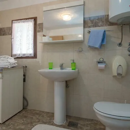 Robert I Mirna Гостевой дом 3*