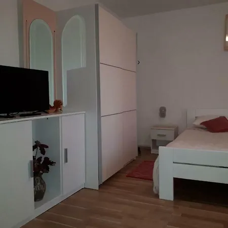 Robert I Mirna Pensionat