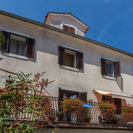 Pensionat Robert I Mirna